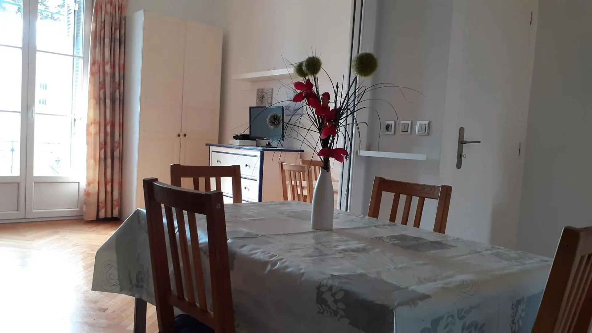 Apartment Palais de Coppet Nice 0*,